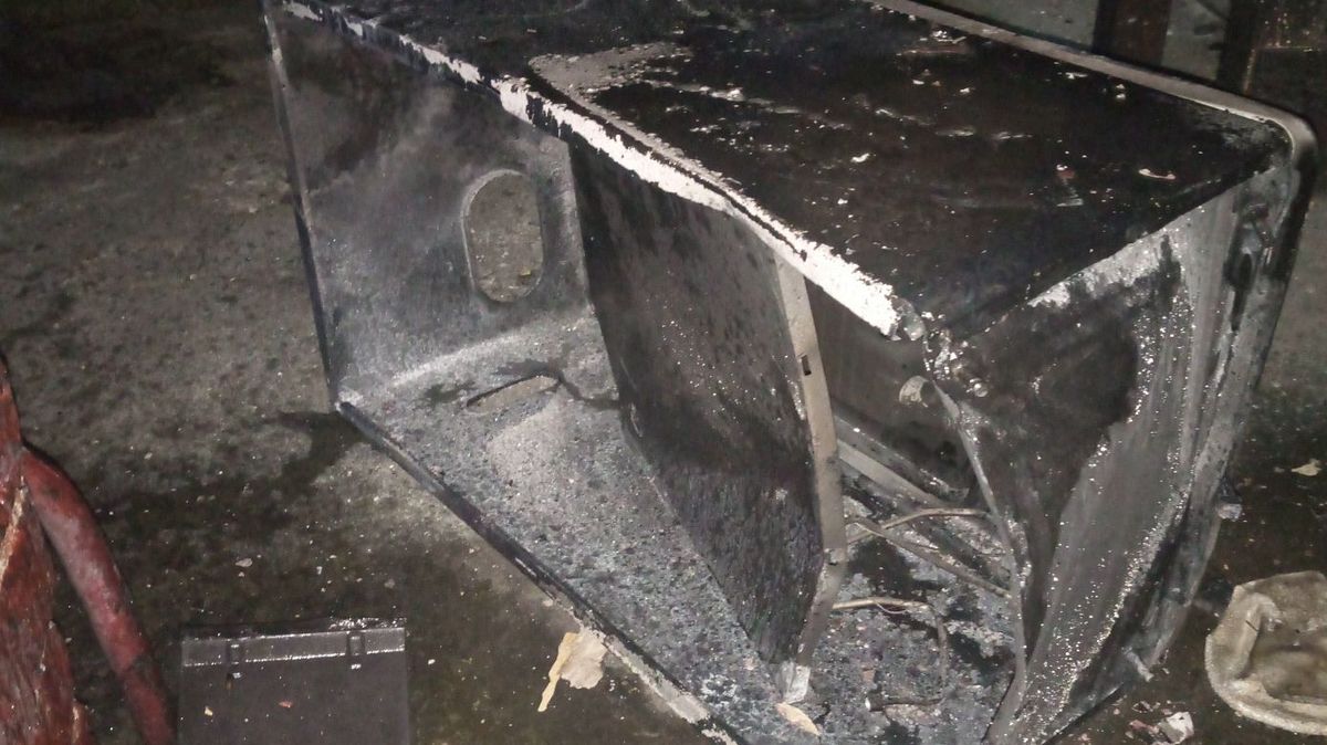 Dva popálení po výbuchu kamen na Náchodsku, zasahoval vrtulník